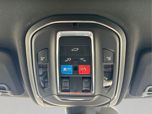 New 2026 Jeep Grand Cherokee Laredo X RWD image 32