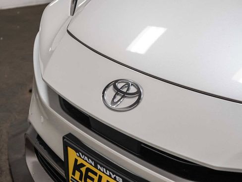New 2026 Toyota Prius Plug-In Hybrid image 9