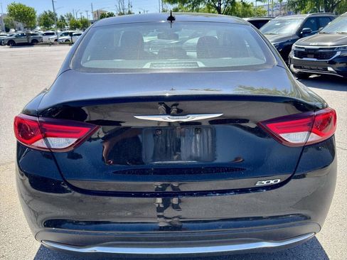Used 2017 Chrysler 200 Limited Platinum w/ Mopar Interior Package FWD image 4