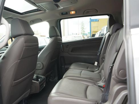 Used 2018 Honda Odyssey Elite image 16
