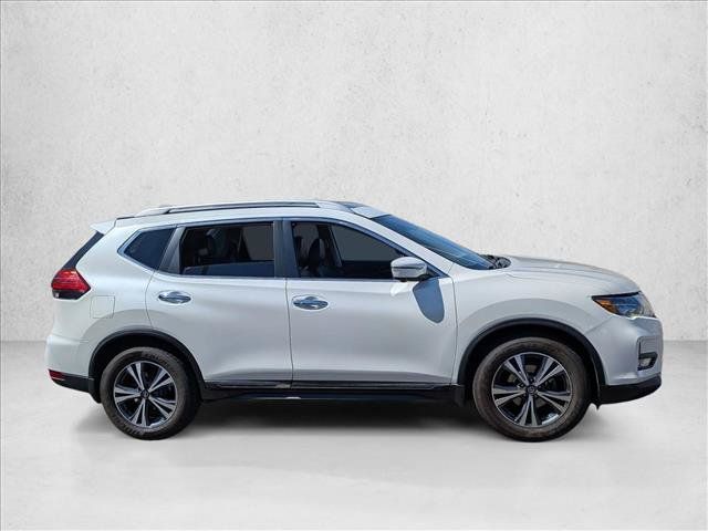Used 2017 Nissan Rogue SL w/ SL Premium Package FWD image 4
