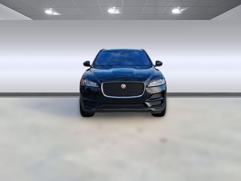 Used 2017 Jaguar F-PACE Premium image 6
