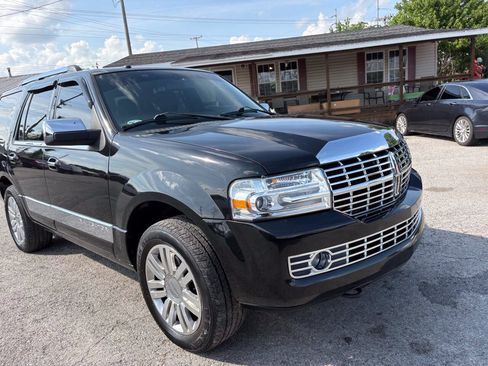 Used 2012 Lincoln Navigator 2WD image 6