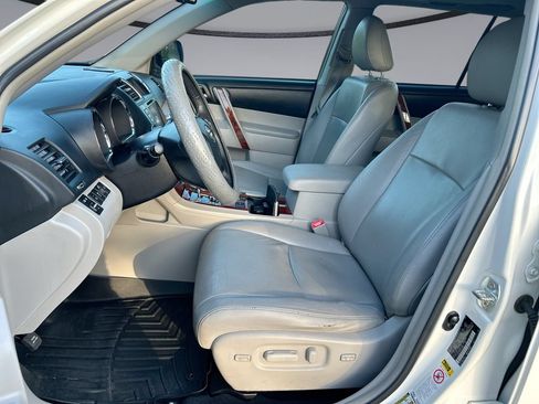 Used 2012 Toyota Highlander Limited FWD image 11