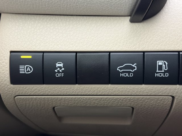 Used 2021 Toyota Camry XLE FWD image 19