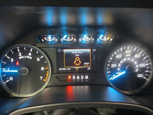 Used 2020 Ford F150 XLT w/ Equipment Group 302A Luxury AWD/4WD image 16