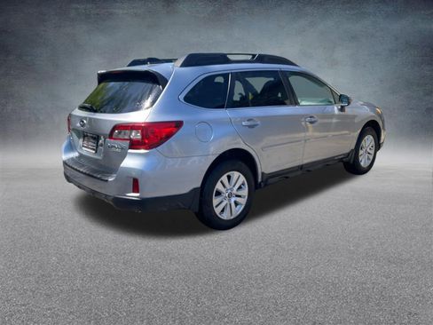 Used 2017 Subaru Outback 2.5i Premium AWD/4WD image 7