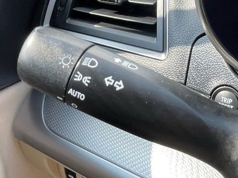 Used 2017 Subaru Legacy 2.5i Premium image 21