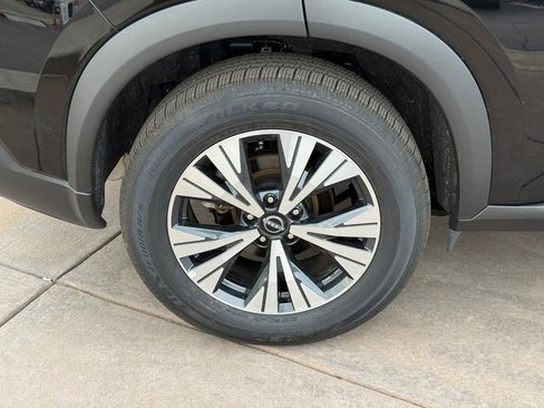 Used 2023 Nissan Rogue SV FWD image 6