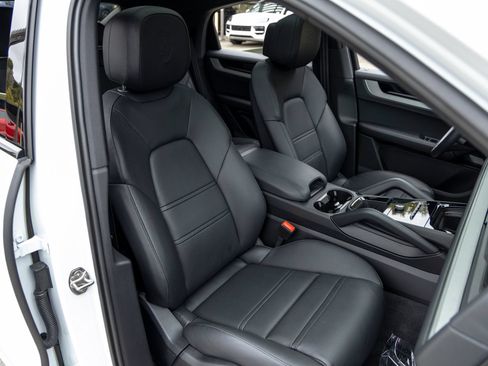 Certified 2026 Porsche Cayenne Coupe AWD/4WD image 59