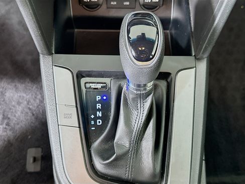 Used 2020 Hyundai Elantra SE w/ Cargo Package (C1) FWD image 24