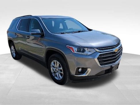 Used 2020 Chevrolet Traverse LT FWD image 1
