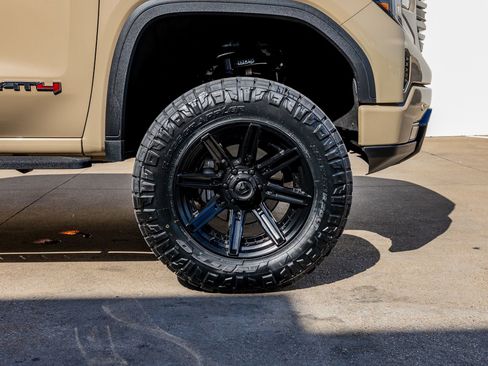 Used 2023 GMC Sierra 1500 AT4 w/ AT4 Premium Package image 12