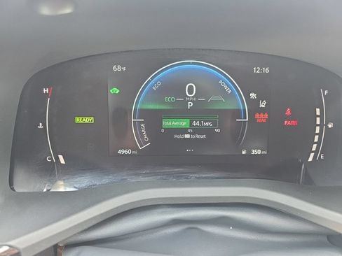 Used 2025 Toyota Camry SE FWD image 14
