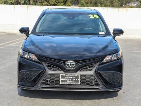 Used 2024 Toyota Camry SE FWD image 2