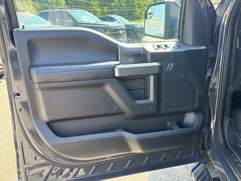 Used 2017 Ford F150 XLT w/ Equipment Group 302A Luxury AWD/4WD image 9