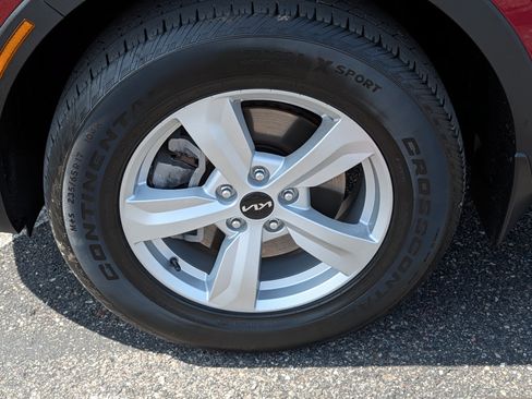 Certified 2022 Kia Sorento LX AWD/4WD image 15
