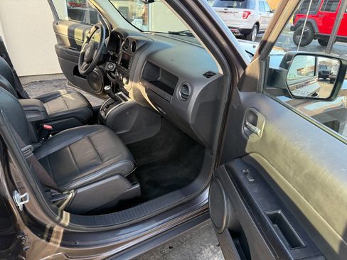 Used 2016 Jeep Patriot High Altitude image 15