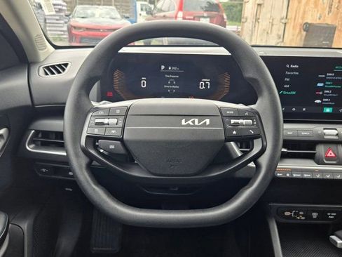 Used 2025 Kia K4 FWD image 22
