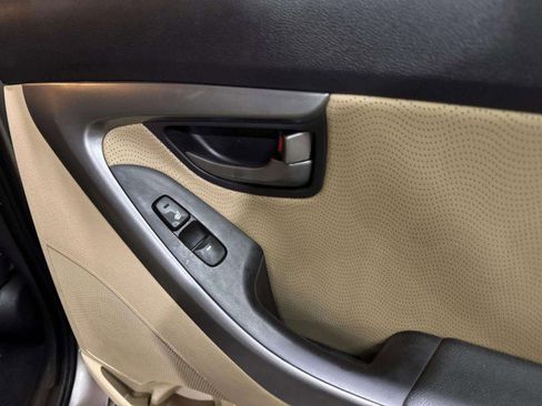 Used 2012 Hyundai Elantra Limited image 45