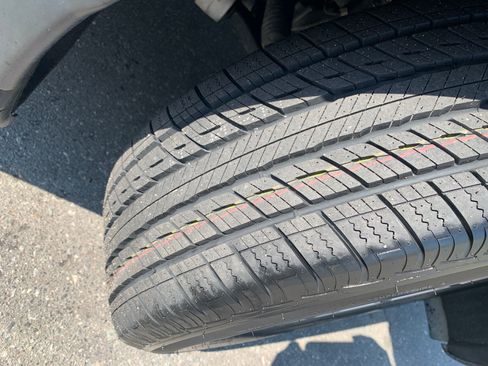 Used 2025 Honda CR-V EX image 12