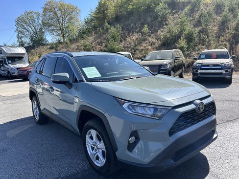 Used 2020 Toyota RAV4 XLE image 11
