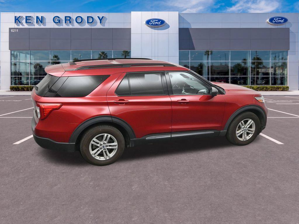 Used 2022 Ford Explorer XLT w/ Equipment Group 202A RWD image 13