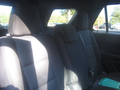 Used 2015 Ford Explorer XLT image 23