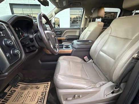 Used 2018 Chevrolet Silverado 1500 LTZ w/ LTZ Plus Package image 19