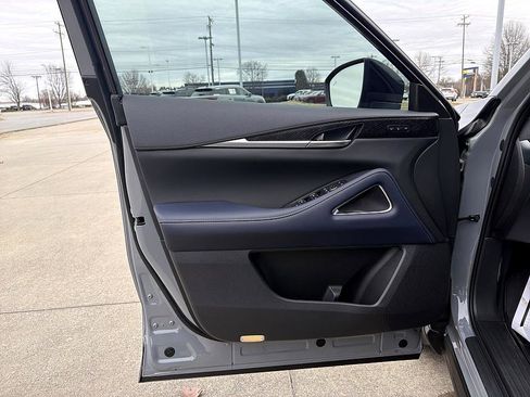 New 2026 INFINITI QX60 Sport image 9