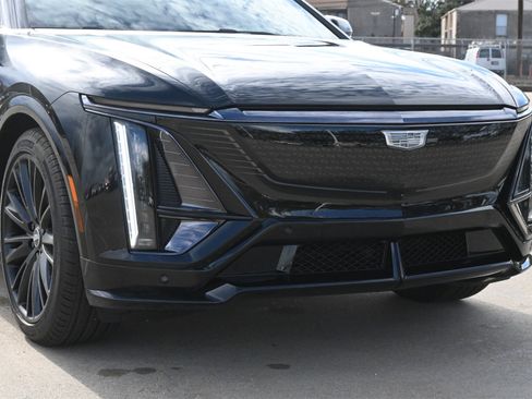 New 2026 Cadillac Lyriq V w/ LPO, Floor Liner Package image 29