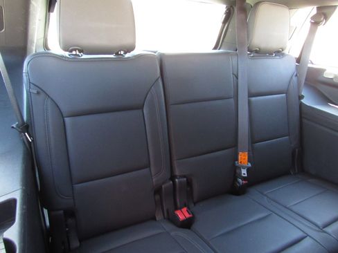 Used 2024 Chevrolet Tahoe LT RWD image 12