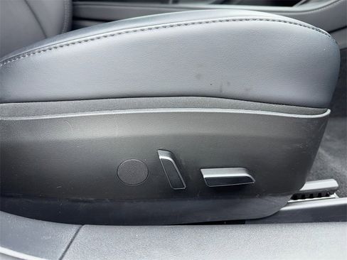 Used 2023 Tesla Model 3 Standard Range image 40