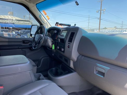 Used 2019 Nissan NV 2500 SV RWD image 22