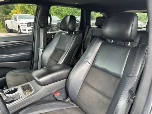 Used 2019 Jeep Grand Cherokee Altitude AWD/4WD image 3