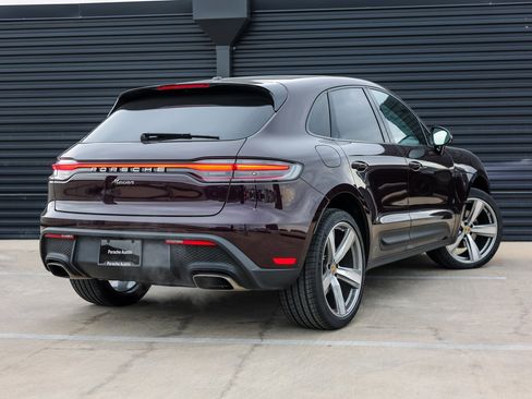 Certified 2025 Porsche Macan image 7