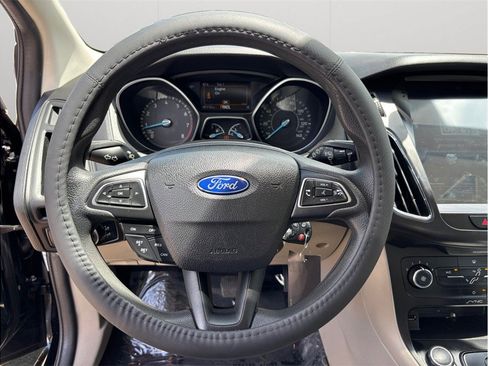 Used 2016 Ford Focus SE FWD image 18