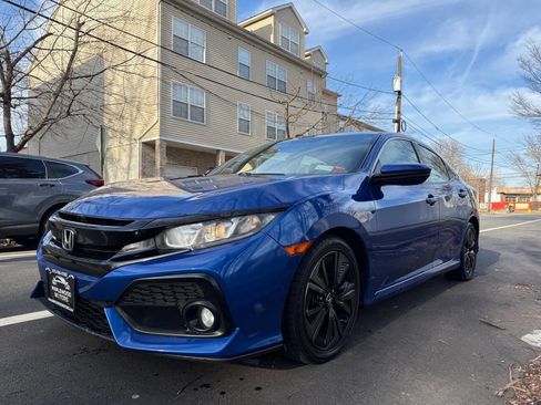 Used 2019 Honda Civic EX image 2