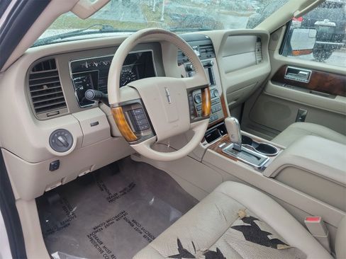 Used 2013 Lincoln Navigator 4WD w/ HD Trailer Tow Pkg image 20