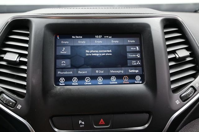 Used 2020 Jeep Cherokee Latitude Plus w/ Cold Weather Group AWD/4WD image 37