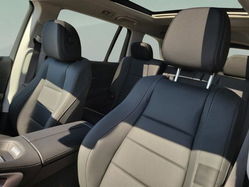 Used 2026 Mercedes-Benz GLS 450 4MATIC image 17