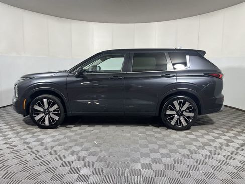 Used 2025 Mitsubishi Outlander SE AWD/4WD image 5