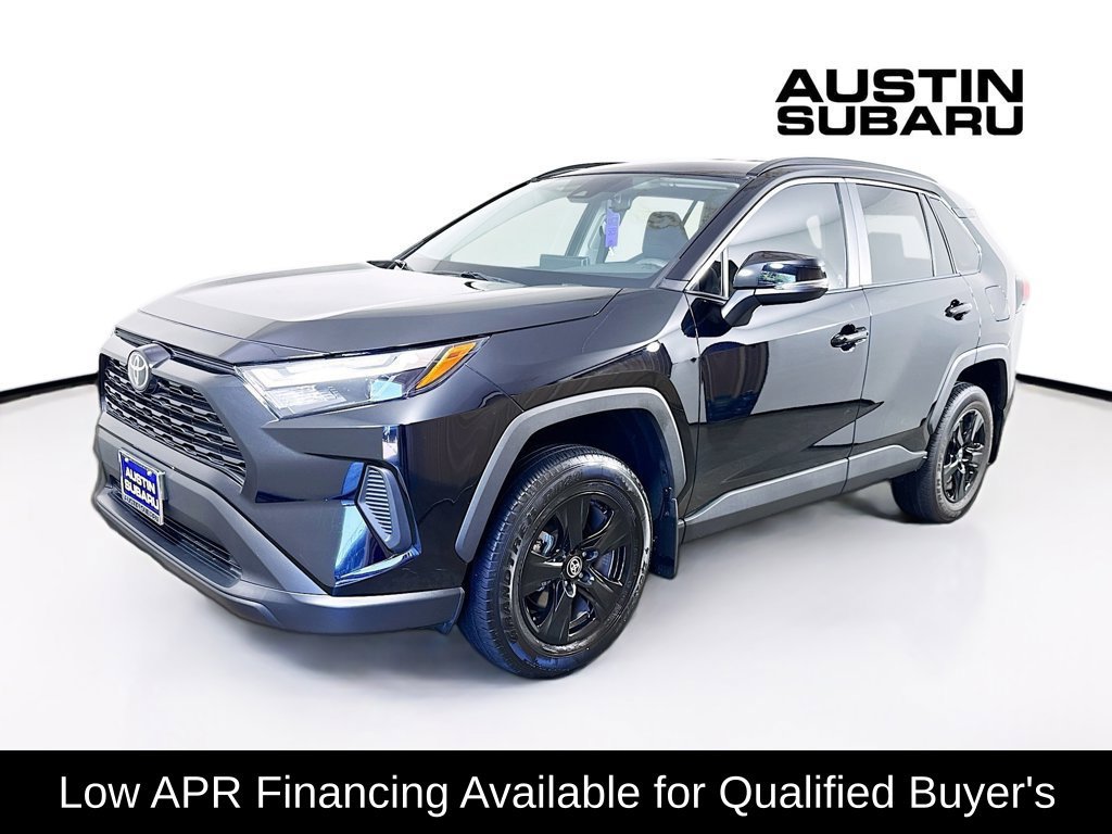Used 2025 Toyota RAV4 XLE FWD image 3
