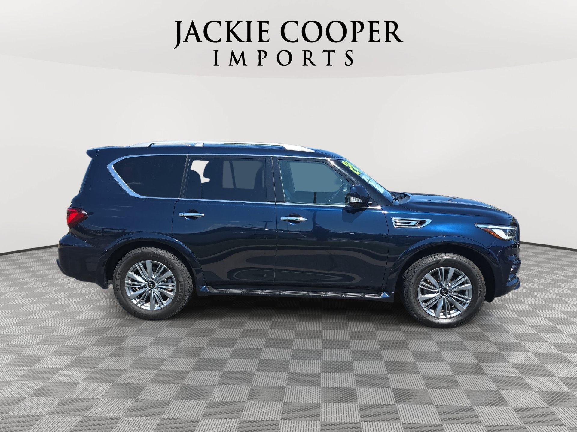 Used 2024 INFINITI QX80 Luxe AWD/4WD image 4