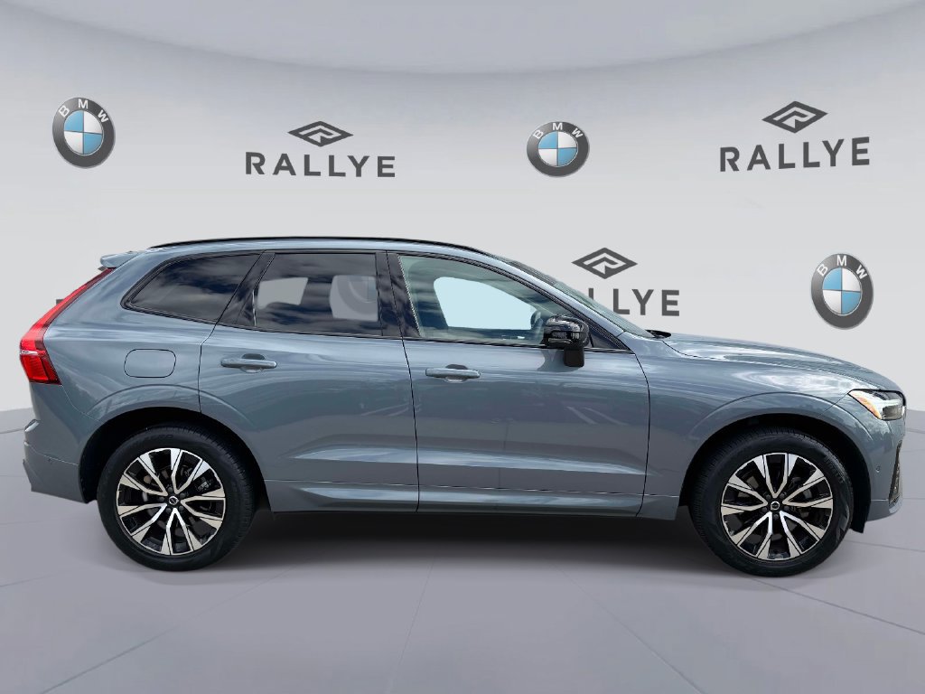 Used 2023 Volvo XC60 B5 Plus w/ Climate Package AWD/4WD image 4