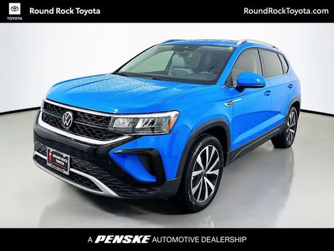 Used 2022 Volkswagen Taos SE image 1