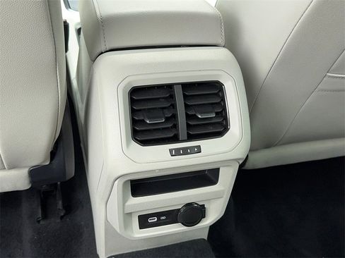 Used 2022 Volkswagen Tiguan SE R-Line image 42