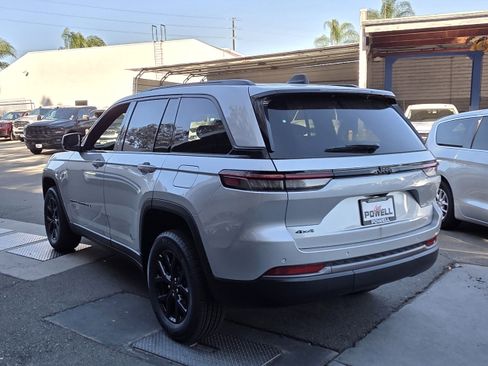 New 2026 Jeep Grand Cherokee Altitude image 3