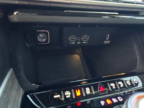 Used 2023 Jeep Wagoneer Series III w/ Convenience Group I AWD/4WD image 20