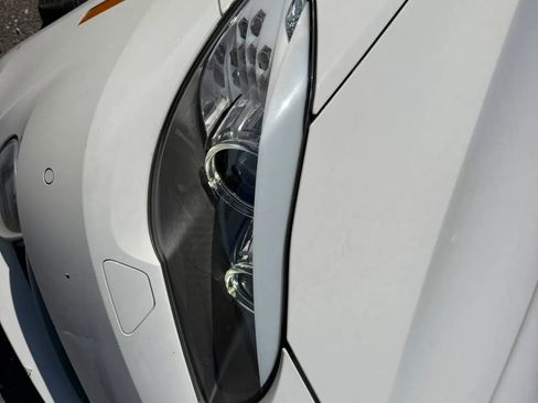 Used 2011 BMW 550i xDrive Sedan AWD/4WD image 4